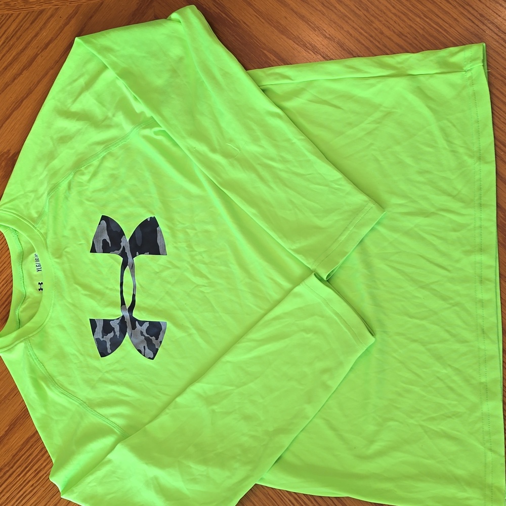 Youth Under Armour long sleeve shirt